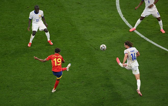 焦点大战：世界杯上演巅峰碰撞